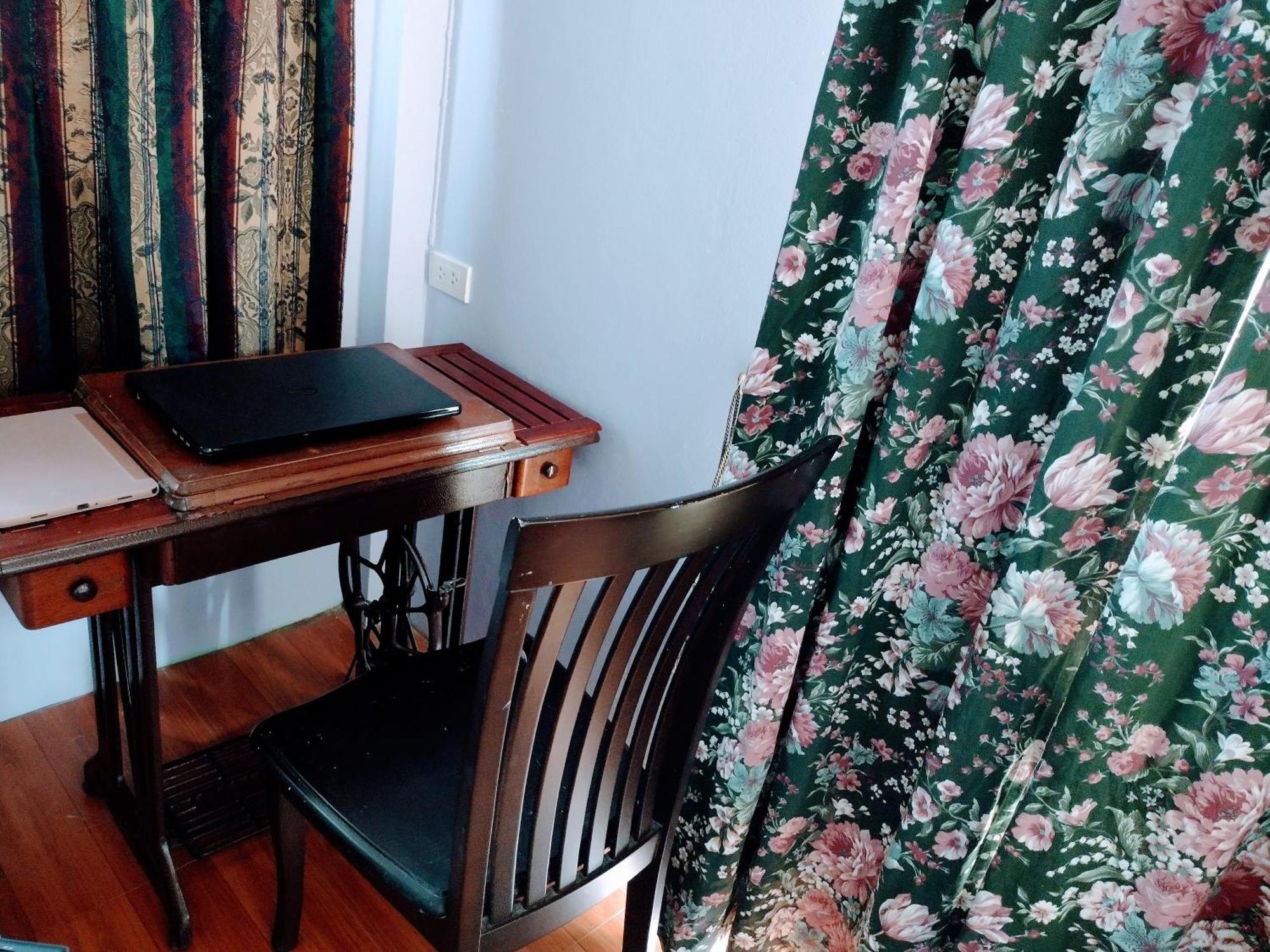 Mango Tree Guestroom Bangkok Luaran gambar