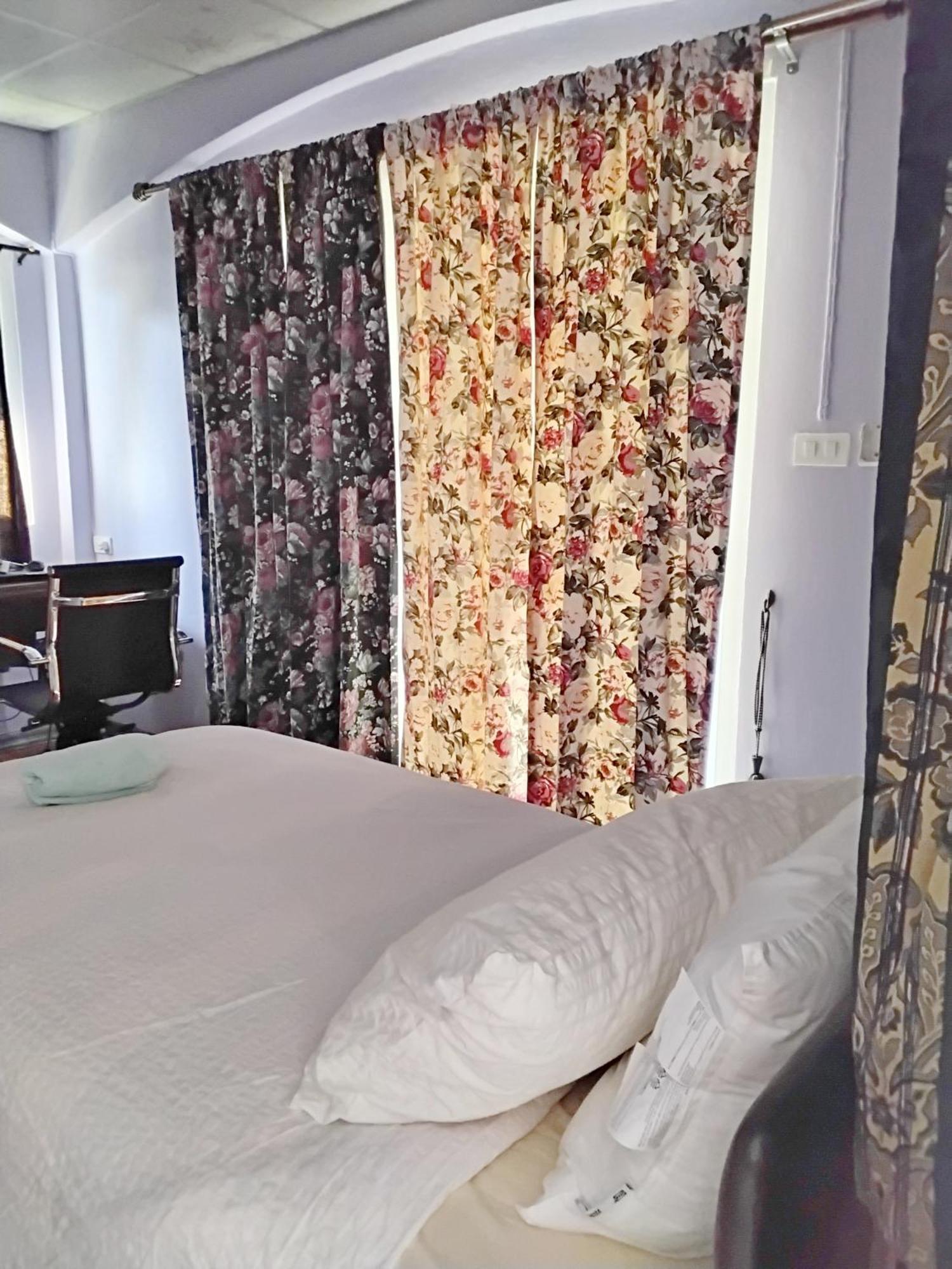 Mango Tree Guestroom Bangkok Luaran gambar