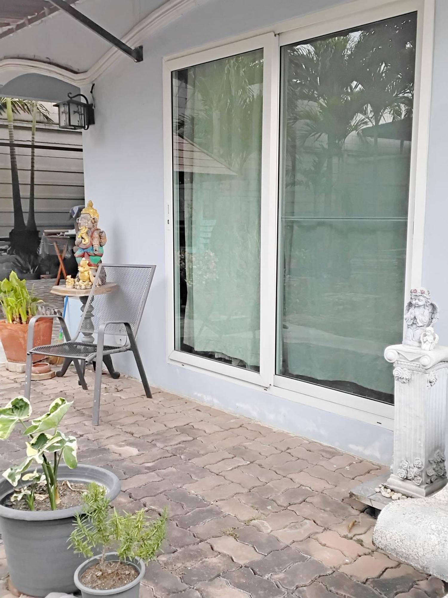Mango Tree Guestroom Bangkok Luaran gambar